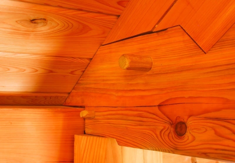 Rafter to plate joinery