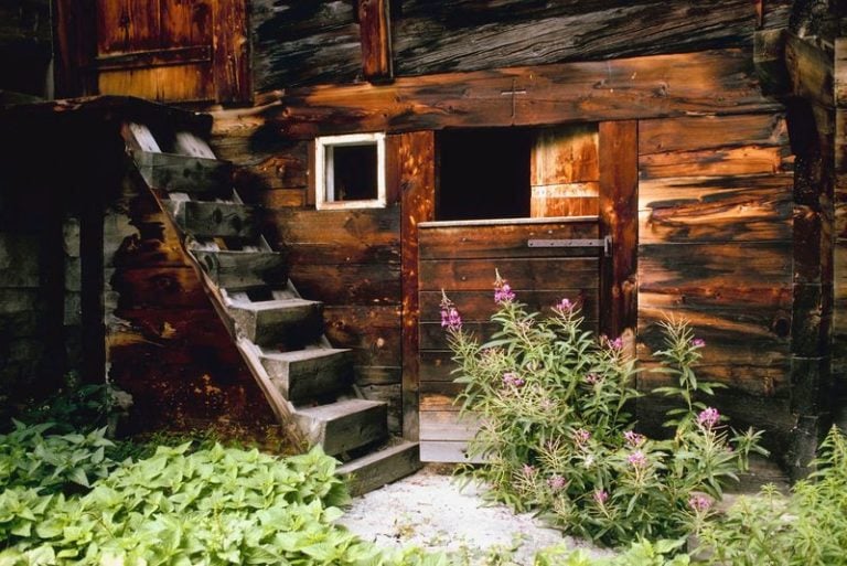 Designing and Furnishing Your Small Timber Frame Home - Timber Frame HQ
